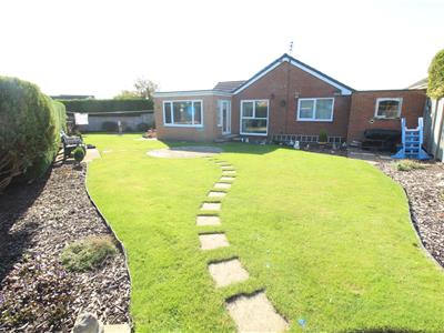 LARGE REAR GARDEN
